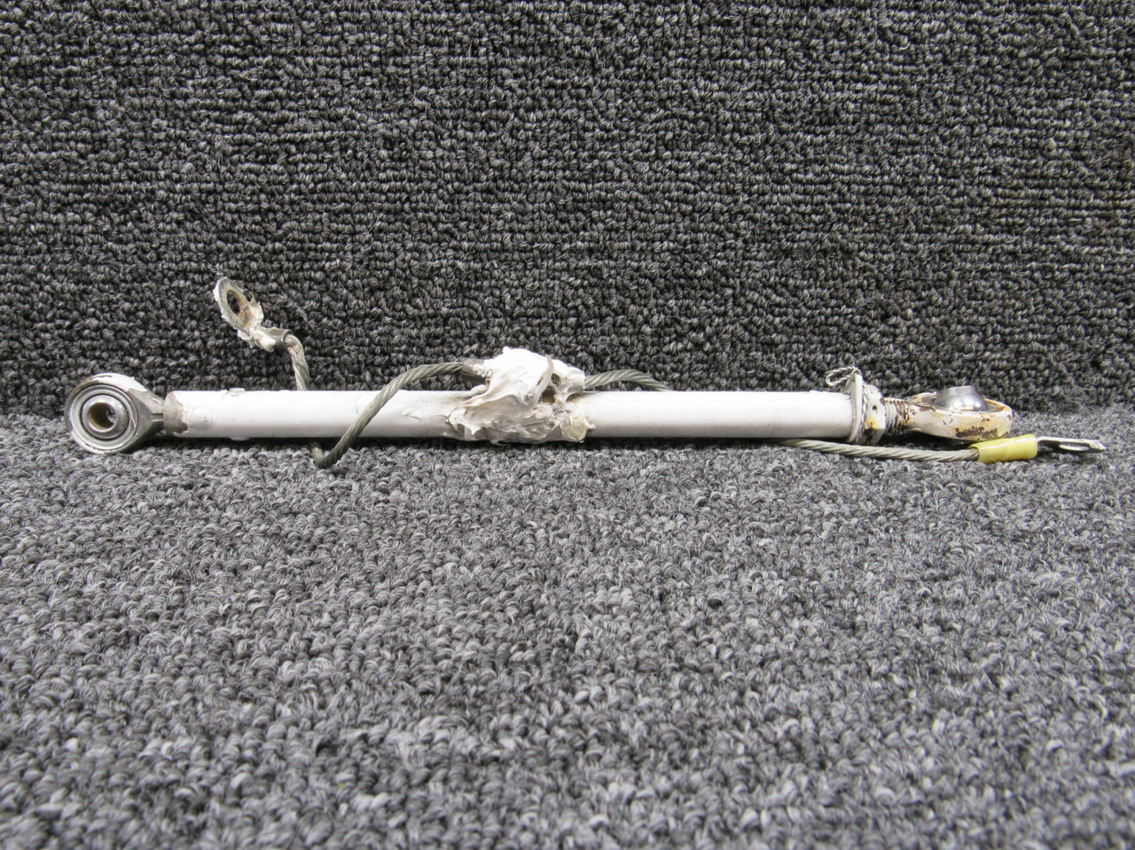 6565027-3 Cessna Citation S550 Inboard Flap Control Pushrod Assembly