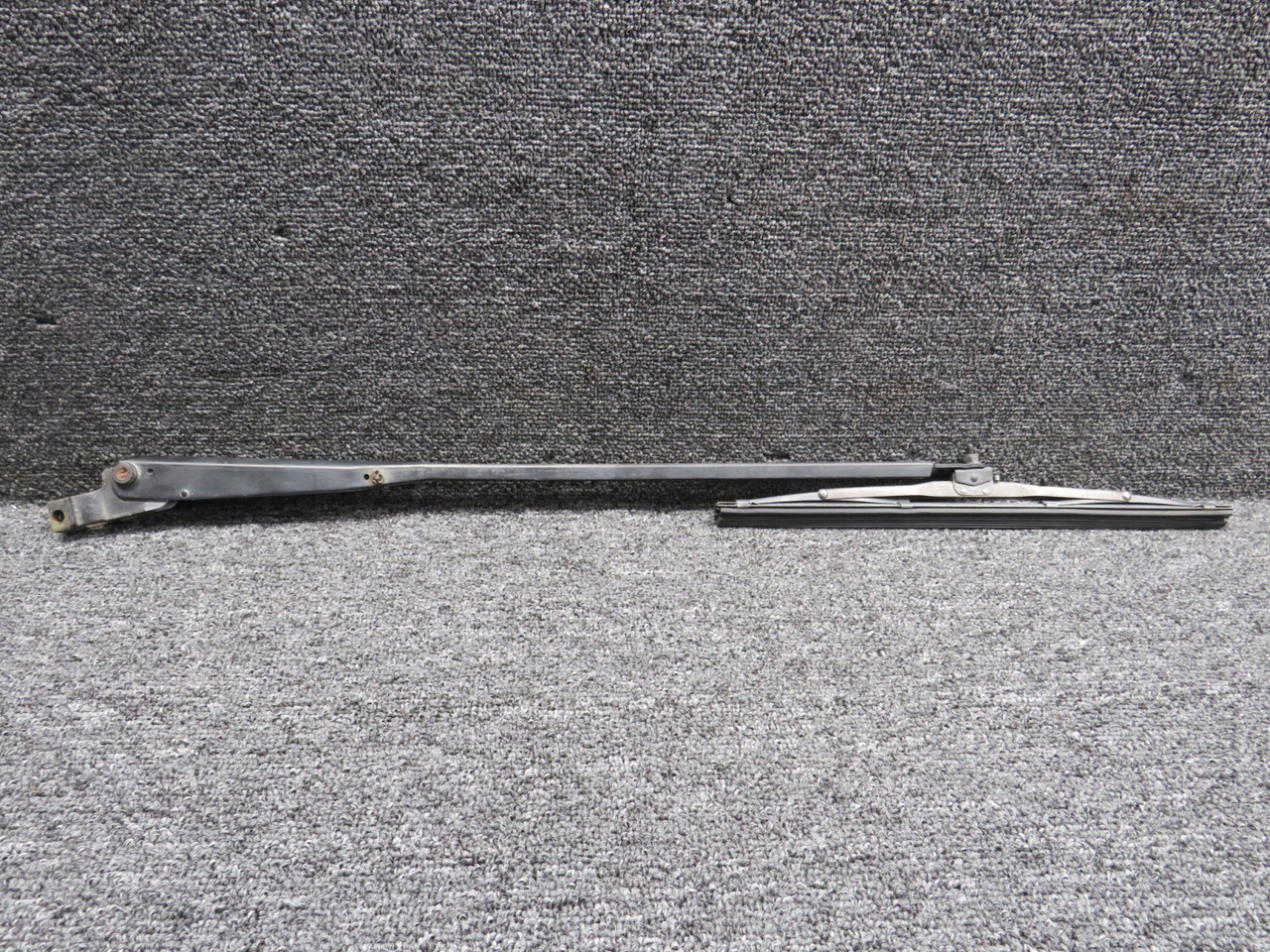 50-384082-1 Beechcraft King Air C90 Windshield Wiper Assembly LH
