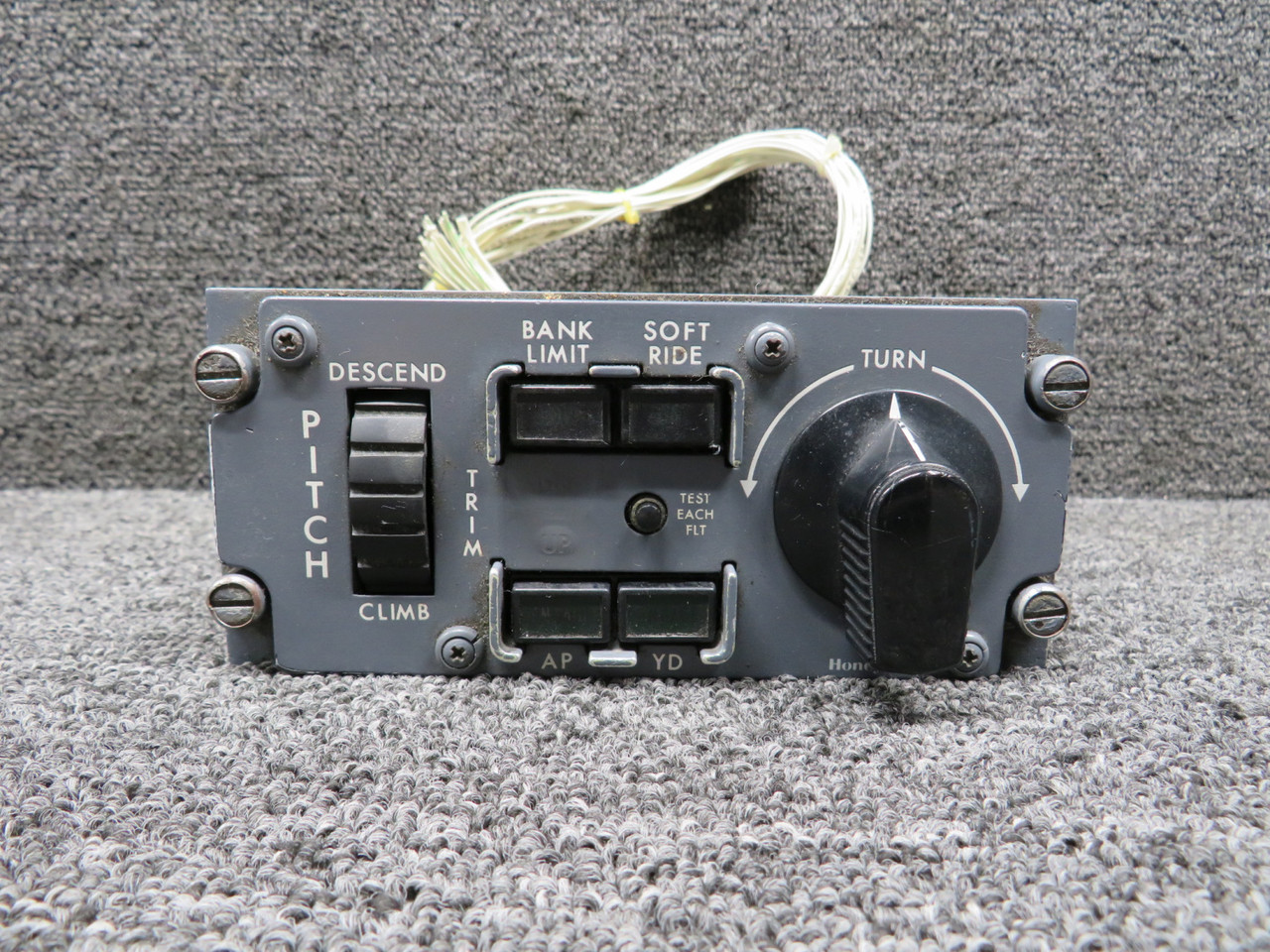 aaページ 4018639-933 Honeywell PC-500 Autopilot Controller, 28 Volts