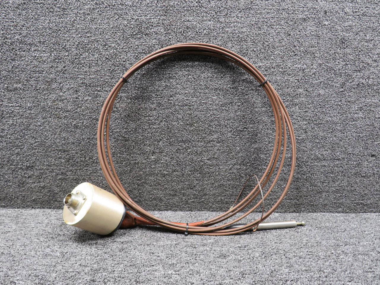 16390, 5ARM300-11C-5 Dayton-Granger Feed Through Antenna w Wire