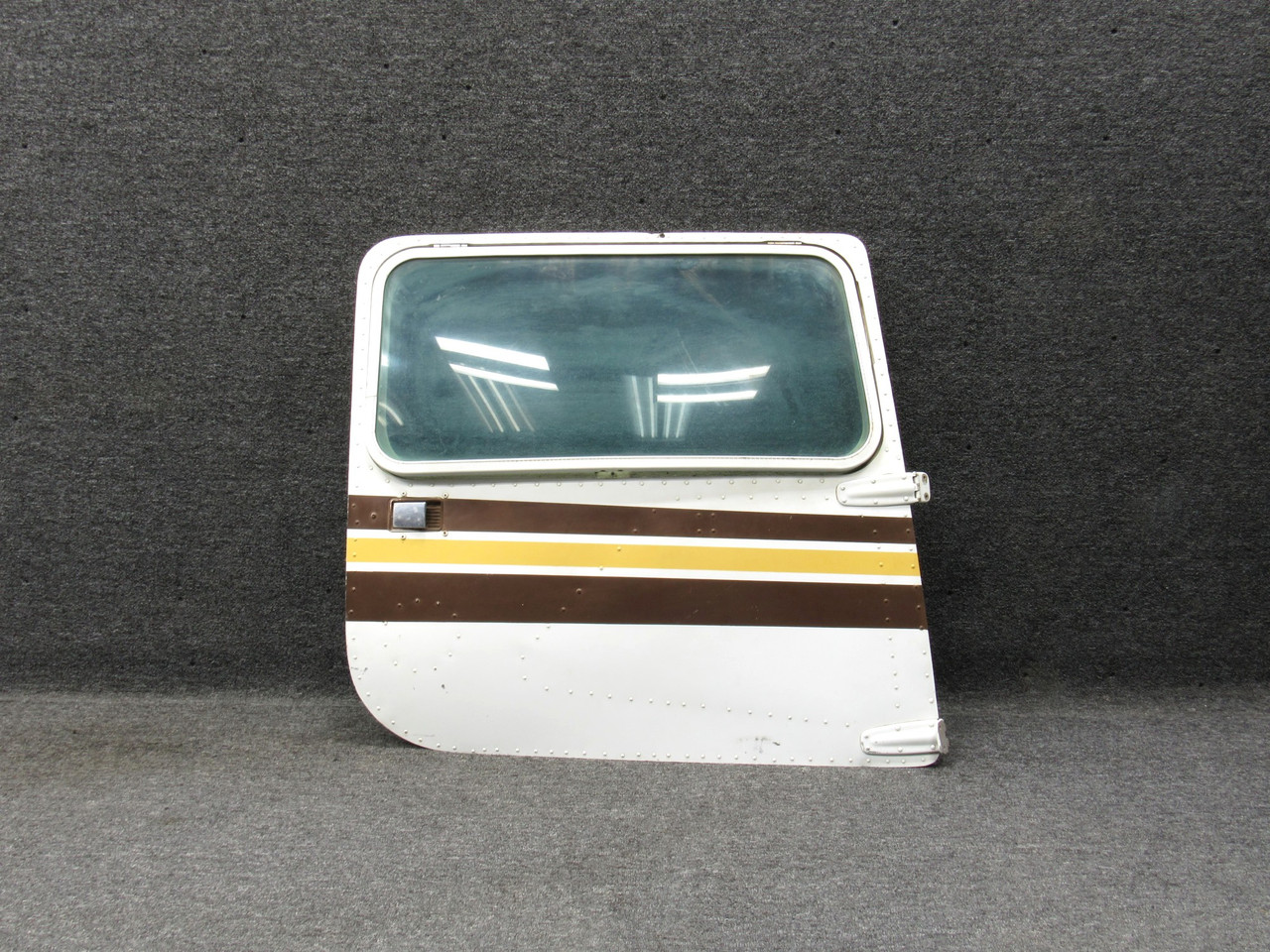 0417008-34 Cessna 152 Right Hand Cabin Door Assembly