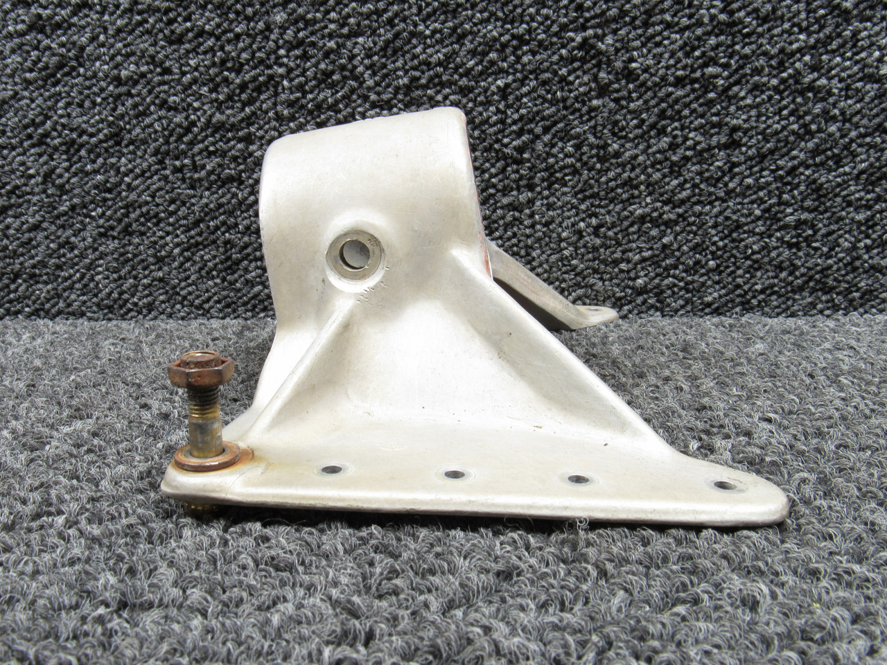 0543013-1 (Cast: 0543013-497) Cessna 172 Upper Nose Gear Fitting Unit