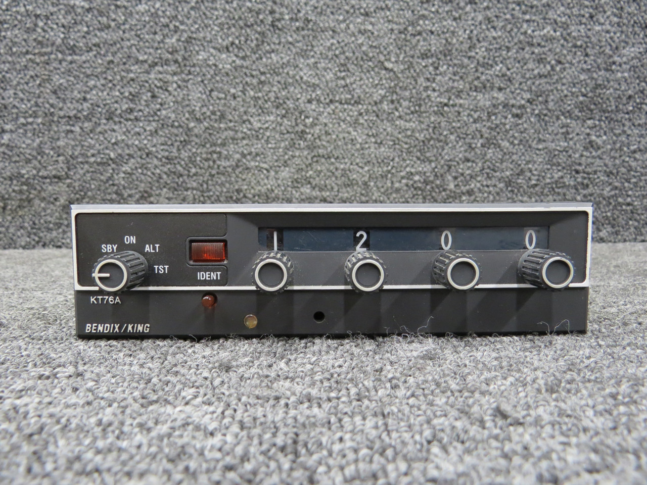 066-1062-00 Bendix-King KT-76A ATC Transponder with Tray and Mods
