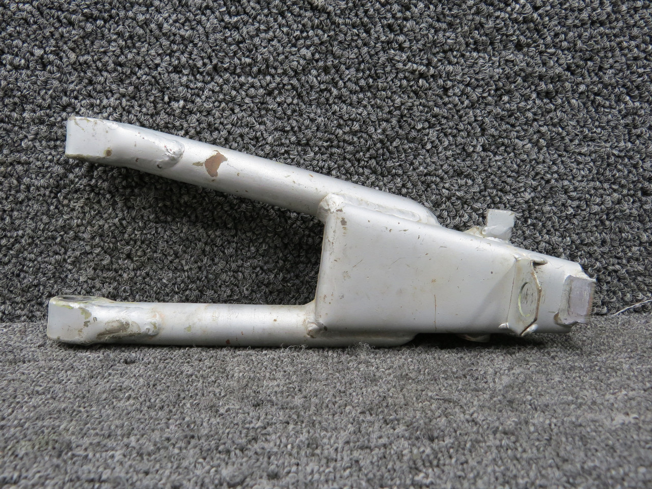 19046-000 Piper PA-23-150 Lower Nose Gear Drag Link Assembly