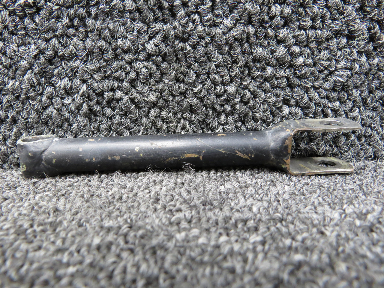 paページ 17645-000 Piper PA-23-150 Nose Gear Down Lock Link for Sale