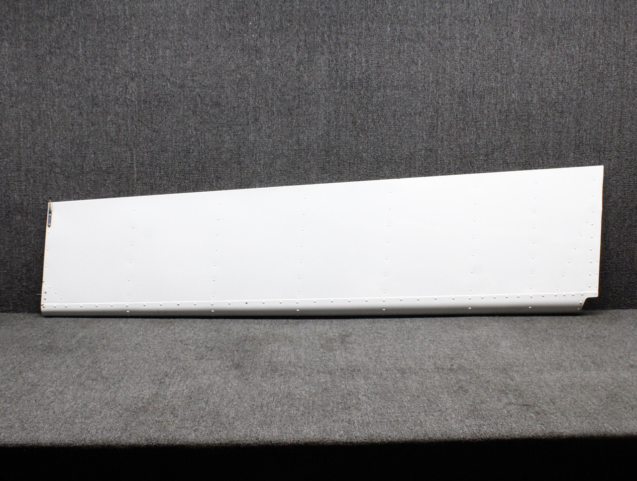 5024000-2 Cessna 310L Aileron Assembly RH