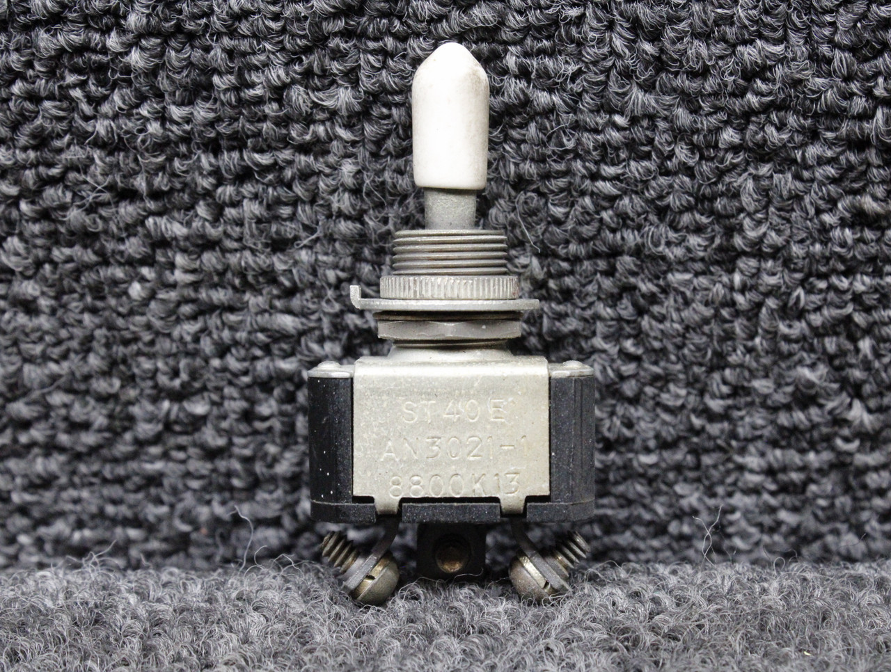 an421ページ AN3021-1 (Alternate PN: 8800K13) Cutler-Hammer 3 Position Toggle