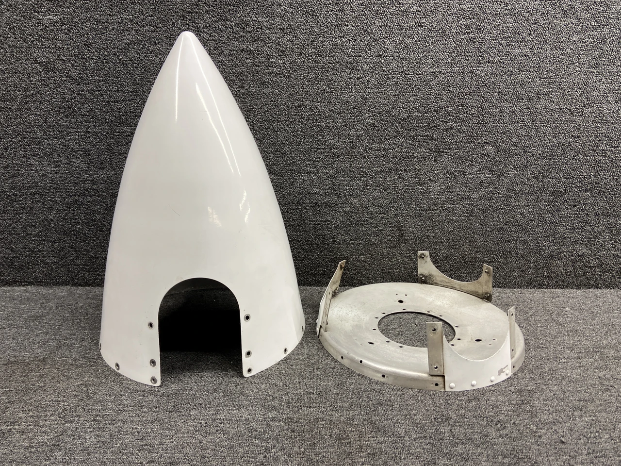 D3651, D3652 Cessna 310L Three Blade Propeller Spinner Assembly
