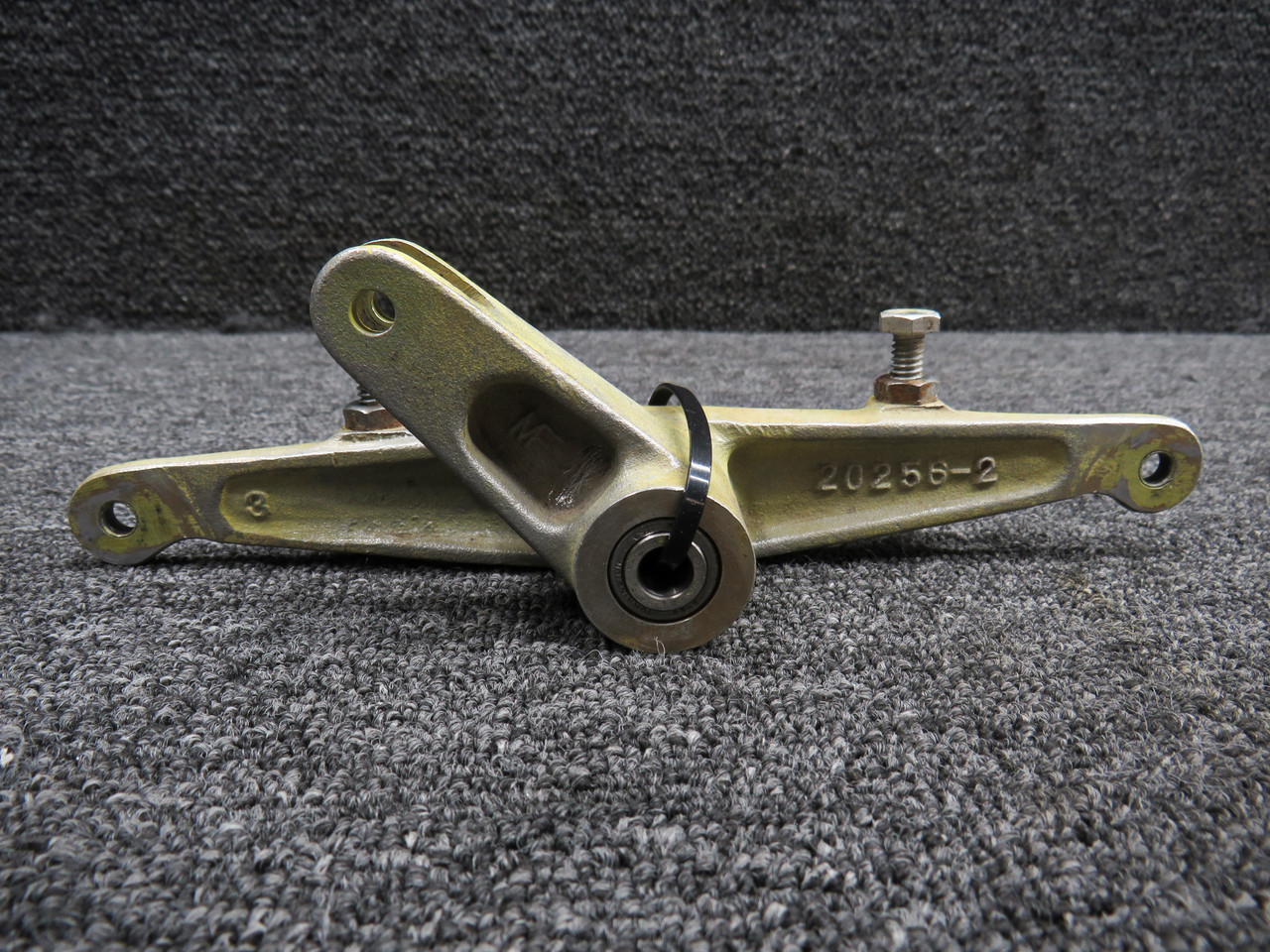 20256-000 (Cast: 20256-2) Piper PA24-250 Bellcrank Assembly Aileron LH