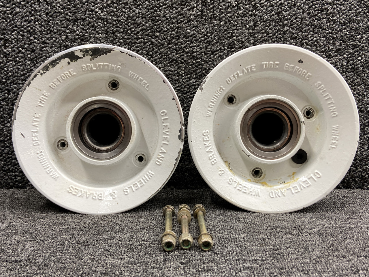 40-77E (Alt: 36-820019-7) Cleveland 5.00-5 Nose Wheel Assembly