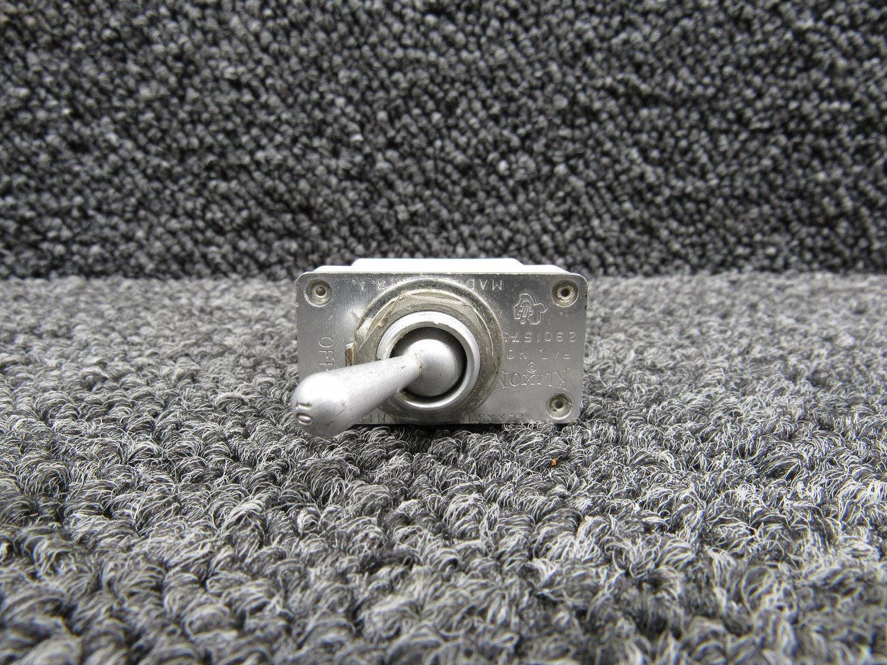 7270-5-10 Klixon Maintained Toggle Switch (10A)
