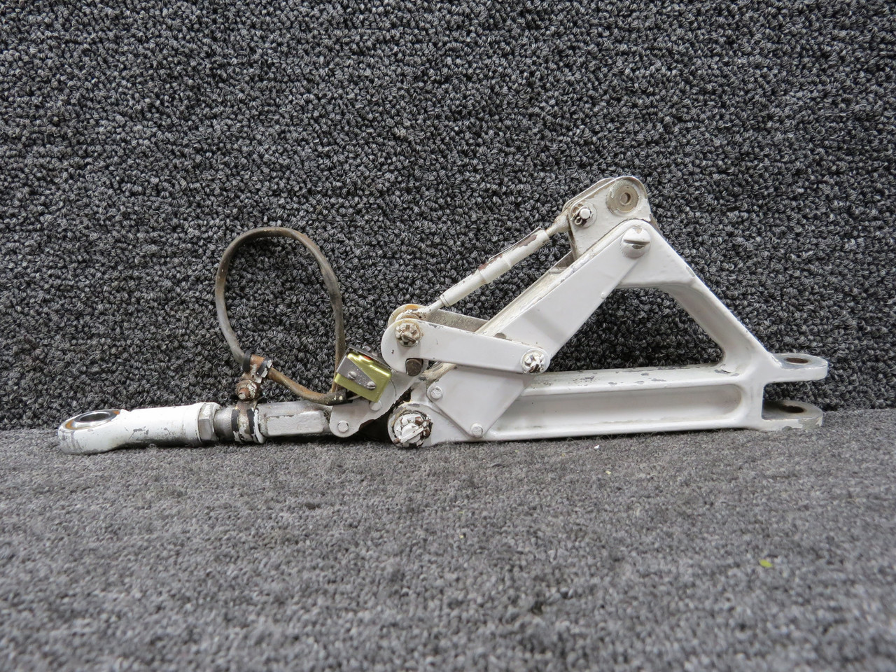 67025-005, 67797-004 Piper PA-34-200T Main Landing Gear Truss Assembly LH