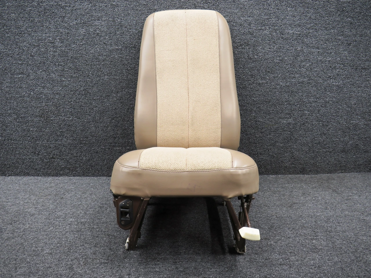 1214107-12, C165030-0102 Cessna T207 Middle Seat Assembly LH