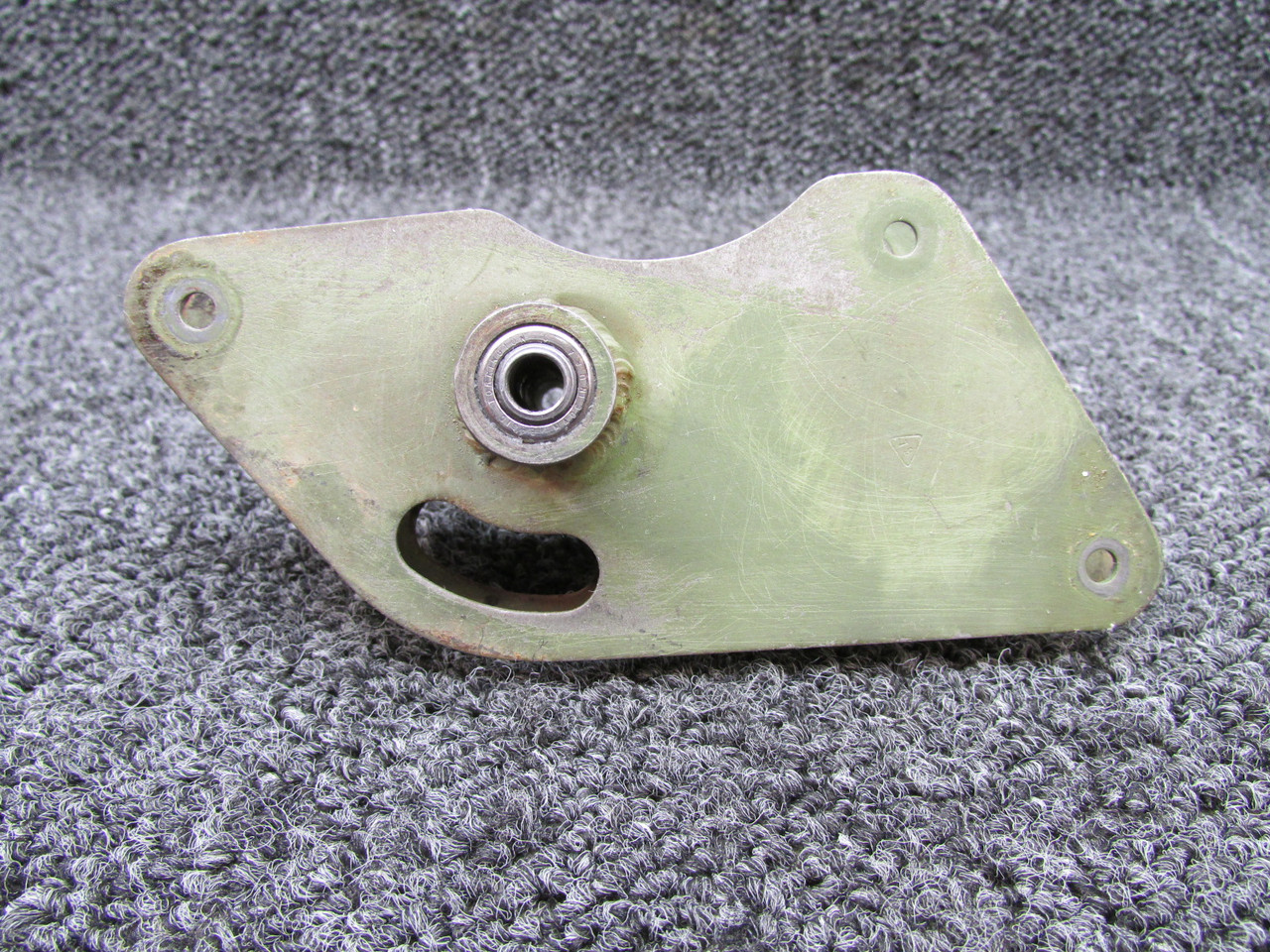 0523223-1 (Use: 0422430-2) Cessna 170-172 Aileron Bellcrank Right Hand