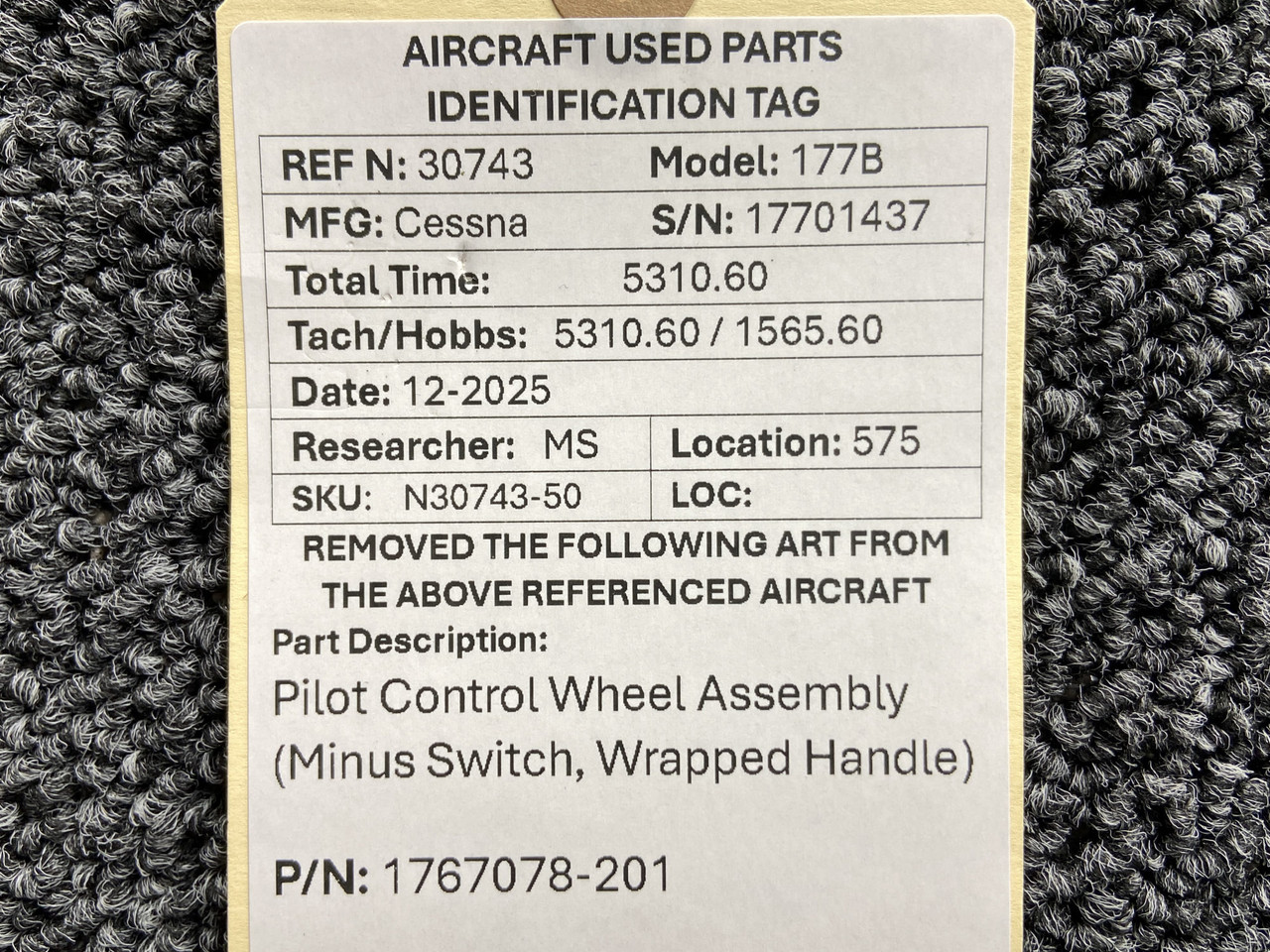 Aページ 17点 1767078-201 Cessna 177B Pilot Control Wheel Assembly (Minus Mic