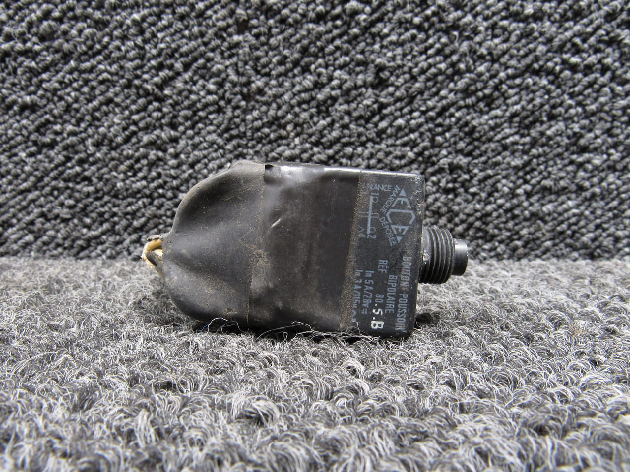 80-5B ECE Push Button Assembly (Volts: 28)