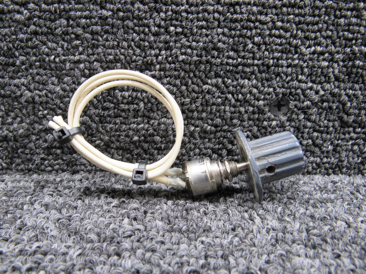 RV6NAYSD252A (Alt: 19-7910) Claro Rheostat Assembly, 2.5K Ohms