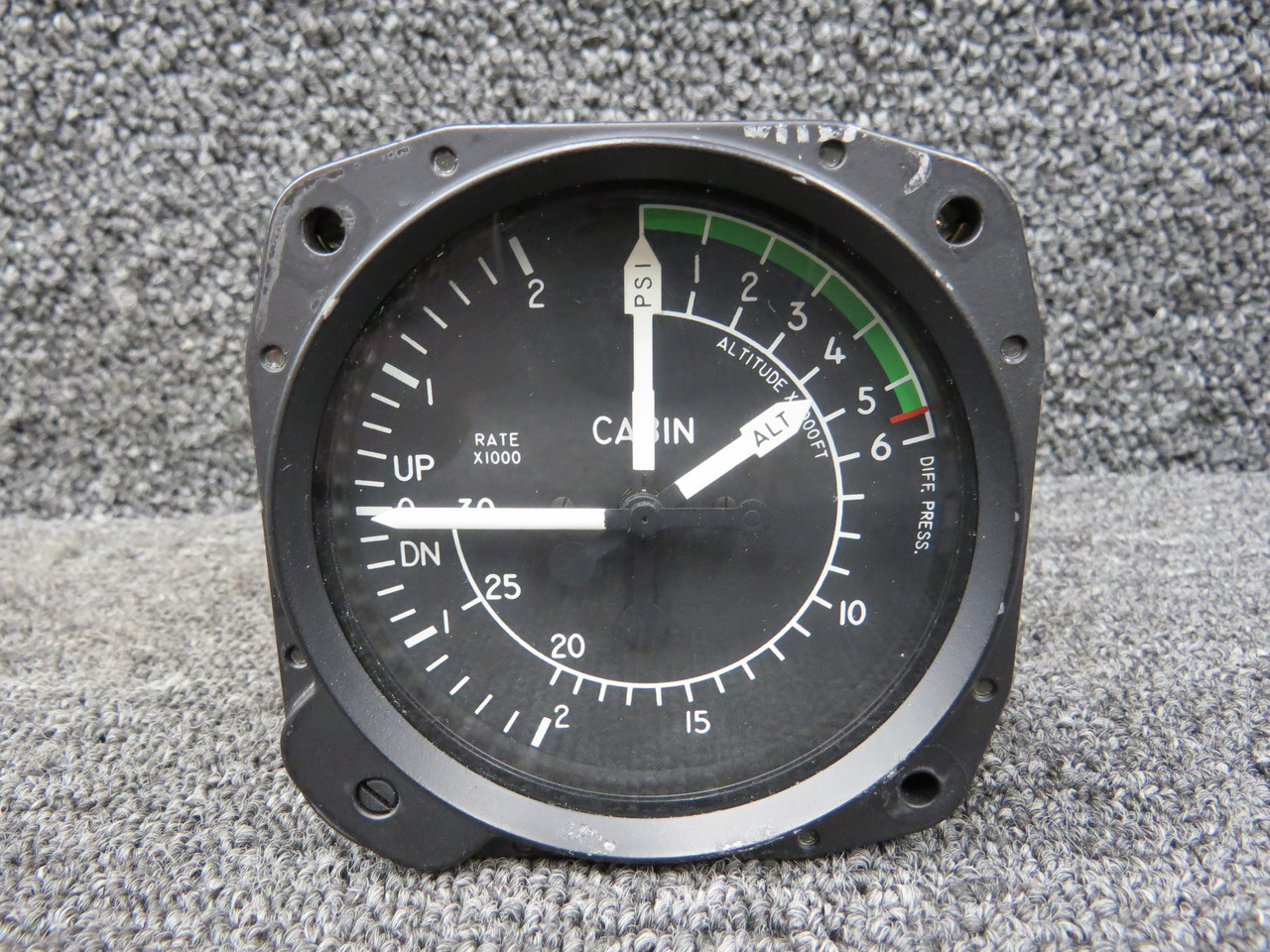 3300-J-39 United Instruments Cabin Altitude, Pressure, and Rate of Climb Indicator