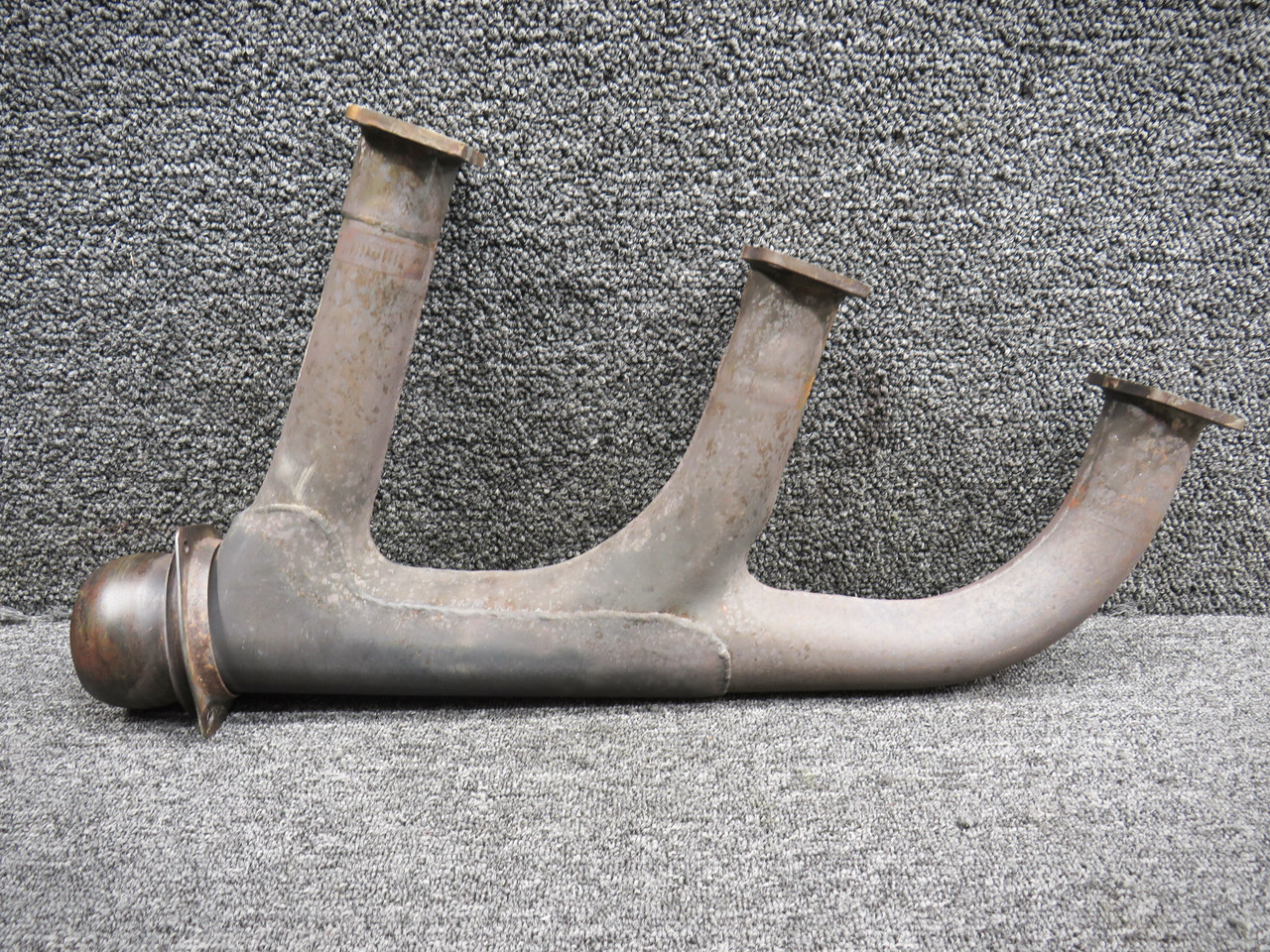 aquilaページ 35-950005-37 Beechcraft A36 LH Exhaust Stack Assembly