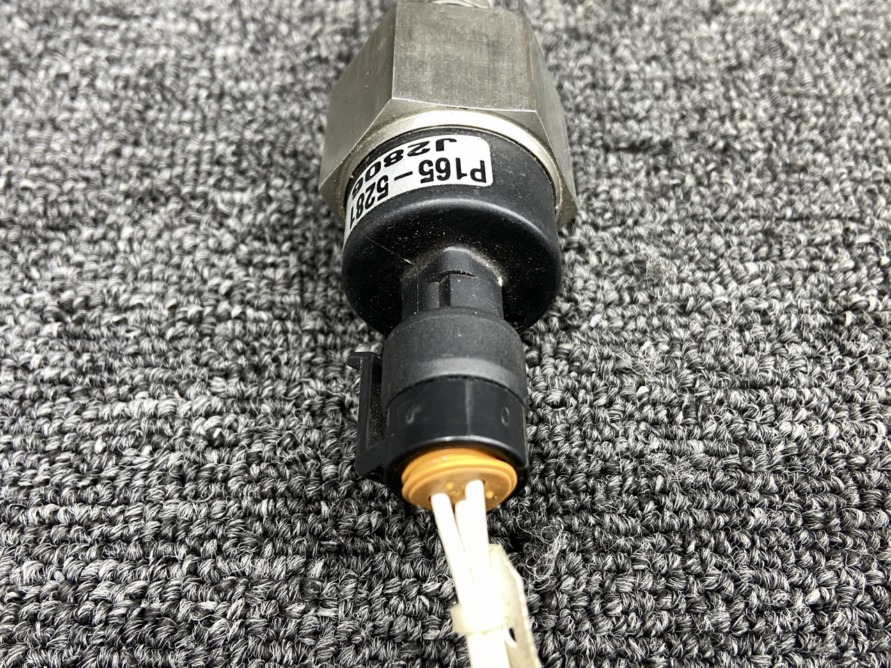 P165-5281 (Use PN: P265-5037-1) Lycoming IO-540-AB1A5 Oil Pressure