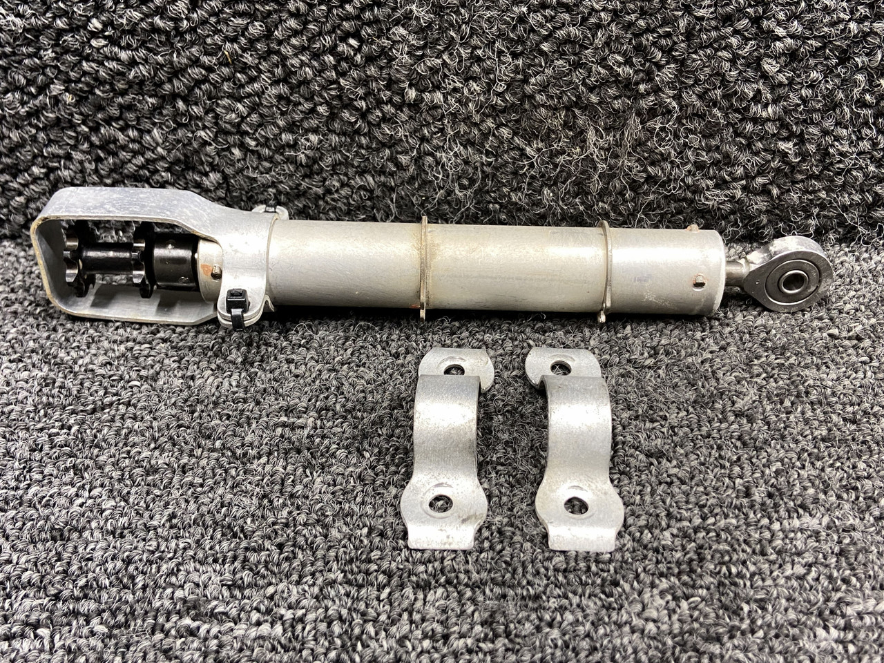 アブNO6000 1260074-7 Cessna 182 Electric Elevator Trim Tab Actuator with Guard