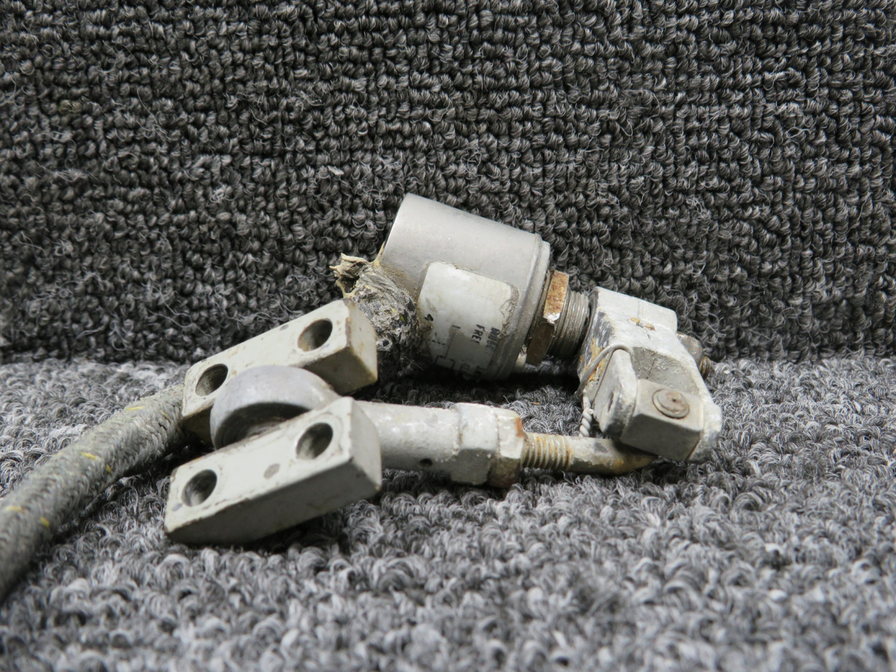 41EN96-6 Cessna Citation 550 Main Landing Gear Up and Lock Switch