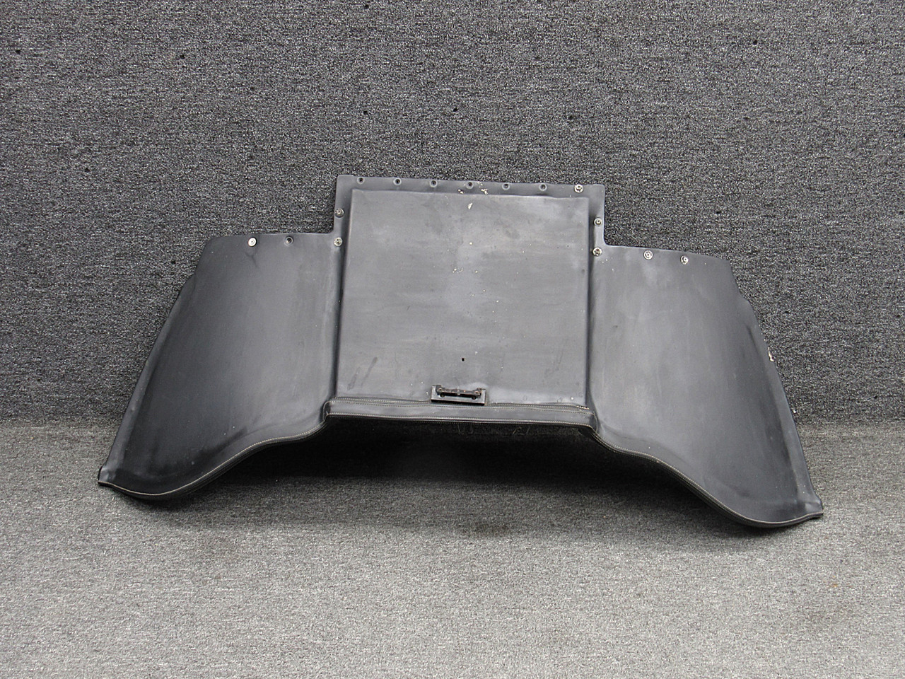 クルーザーシールドブラケット 2414137-95 LearJet Glare Shield For Sale