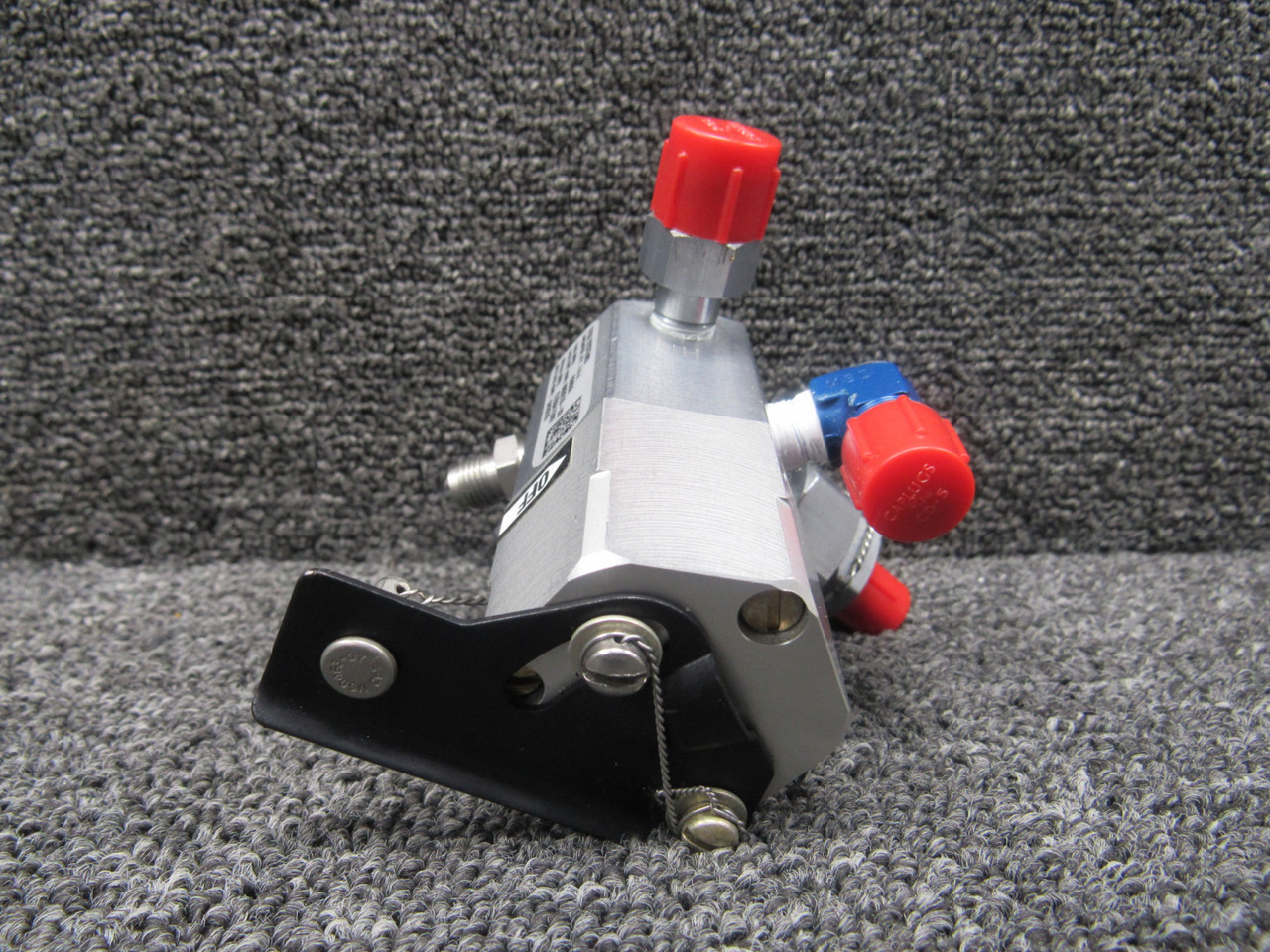 803216-03 Avox Systems Oxygen Bottle Regulator Assembly For Sale