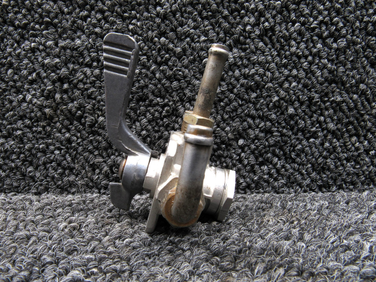 「RT-193738」ページ 710-3-1-8D Teledyne Static Selector Valve For Sale