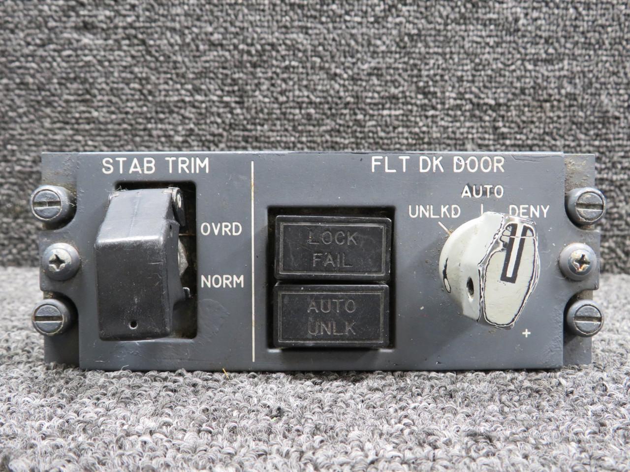 69-76436-11 Boeing 737-800 Stab Trim FLT DK Door Cockpit Assembly