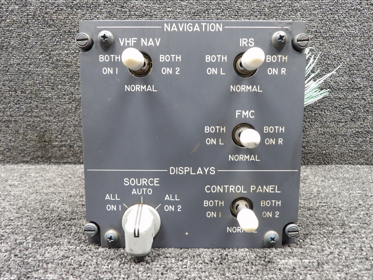 233A3206-2 (Alt: 233A3206-102) Boeing 737-800 Navigation & Display