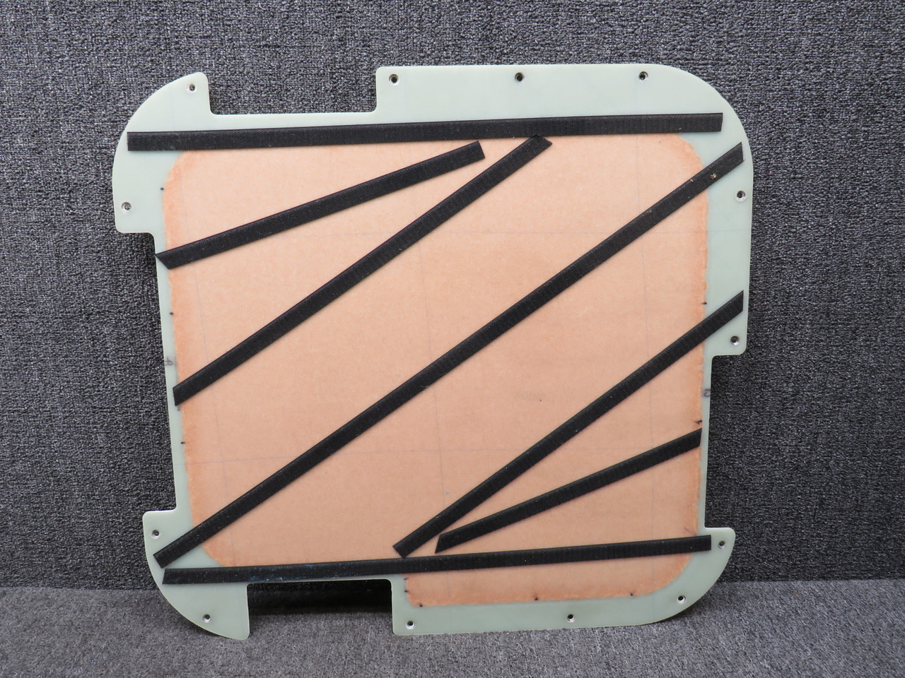 paruページ 21392-001 Cirrus SR22 Baggage Floor Access Panel For Sale