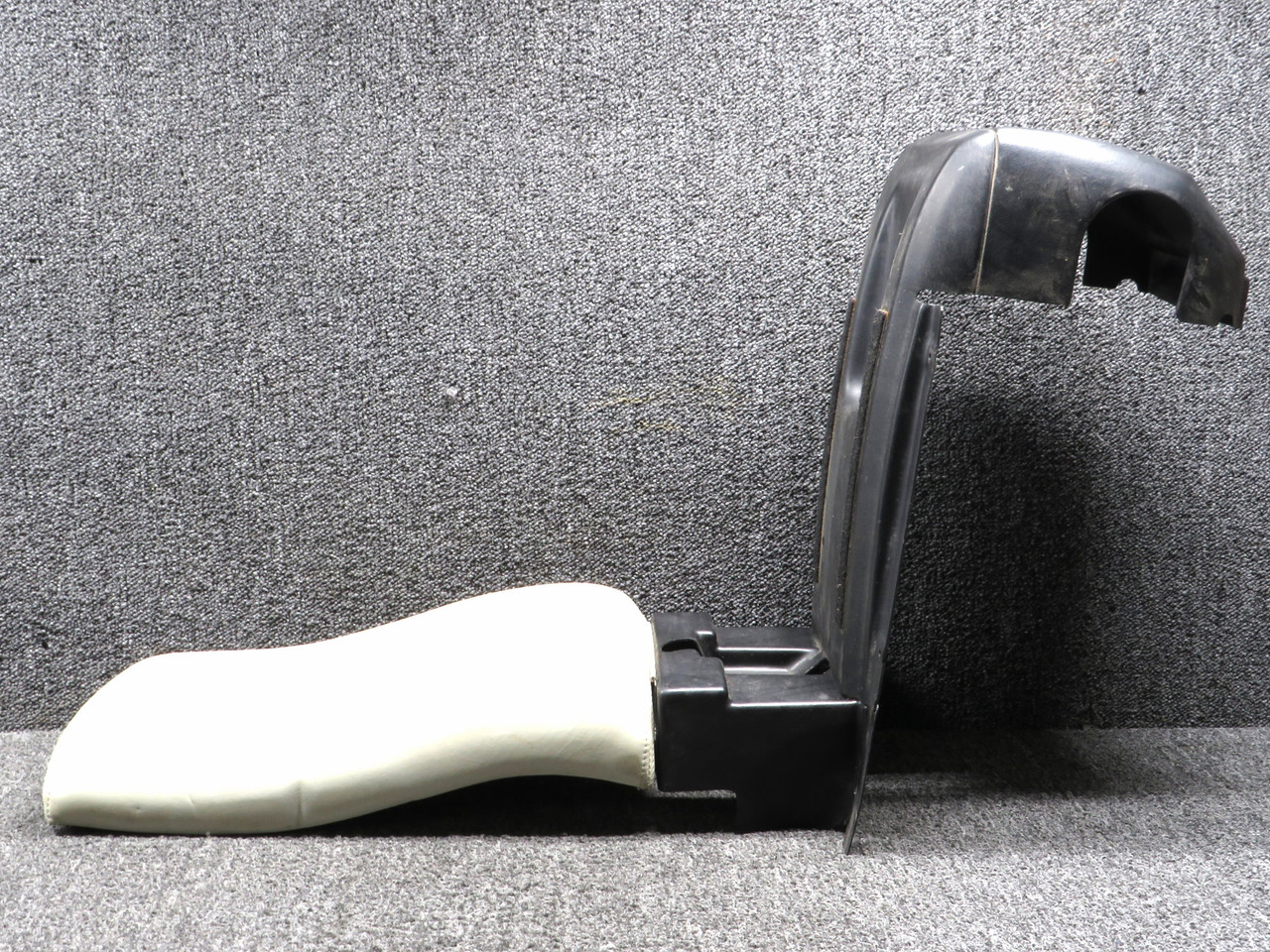 269A4043-101 Hughes Schweizer 269-300C Center Seat Assembly For Sale