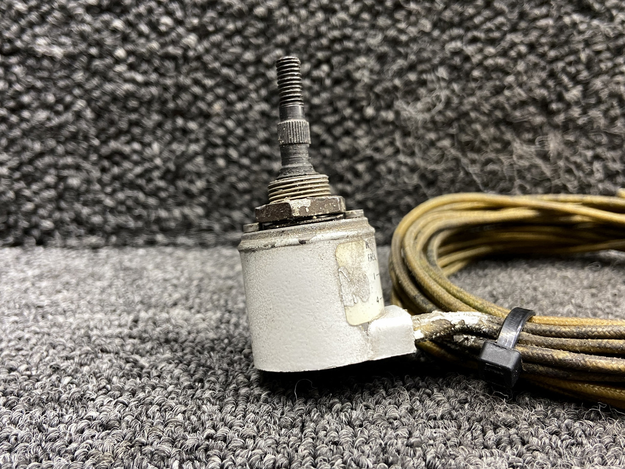 41EN1-6 (Alt PN: MS24420-1) Beechcraft B60 Main Gear Uplock