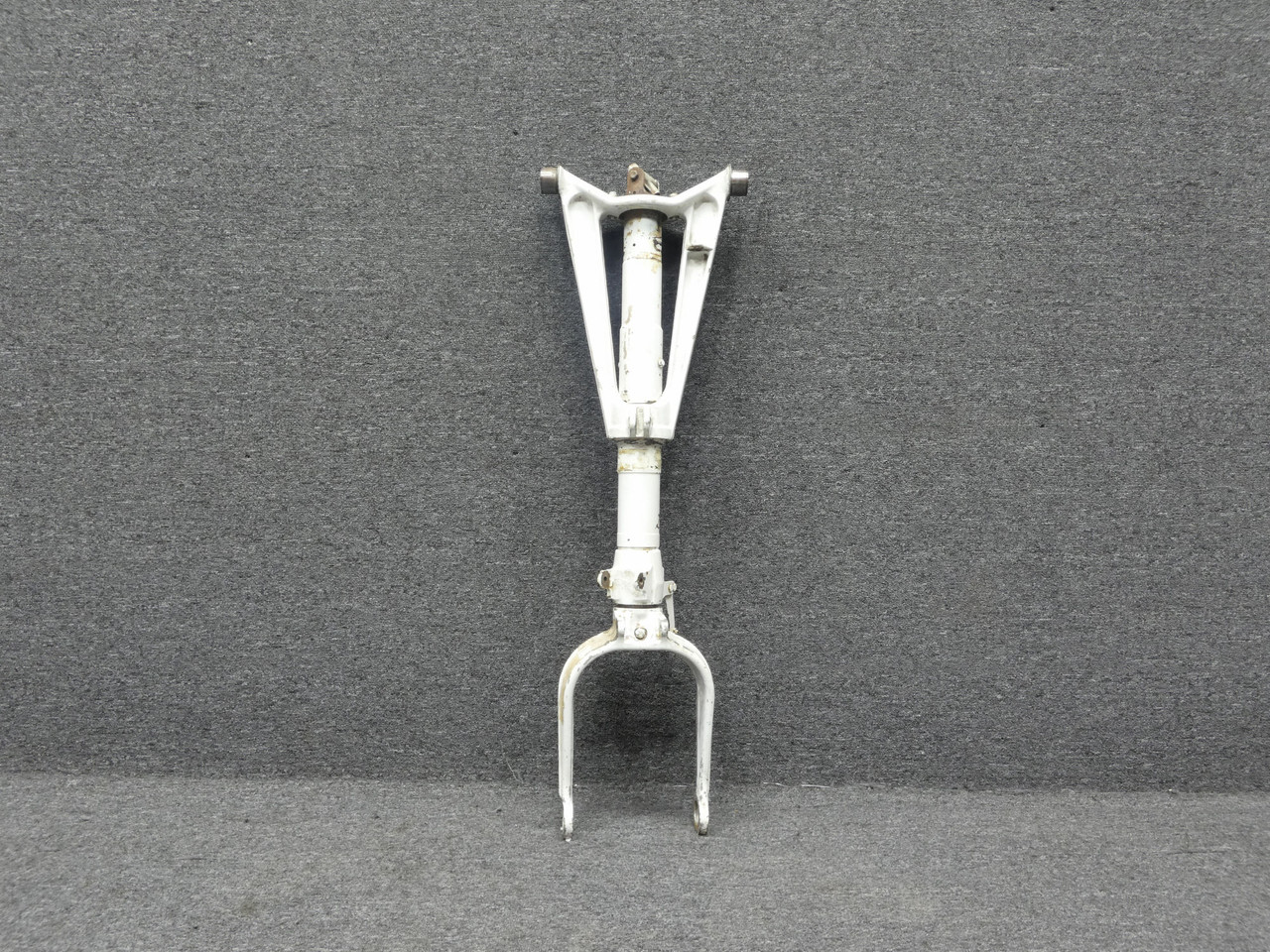 5842000-213 Cessna 421 Nose Gear Strut Assembly For Sale