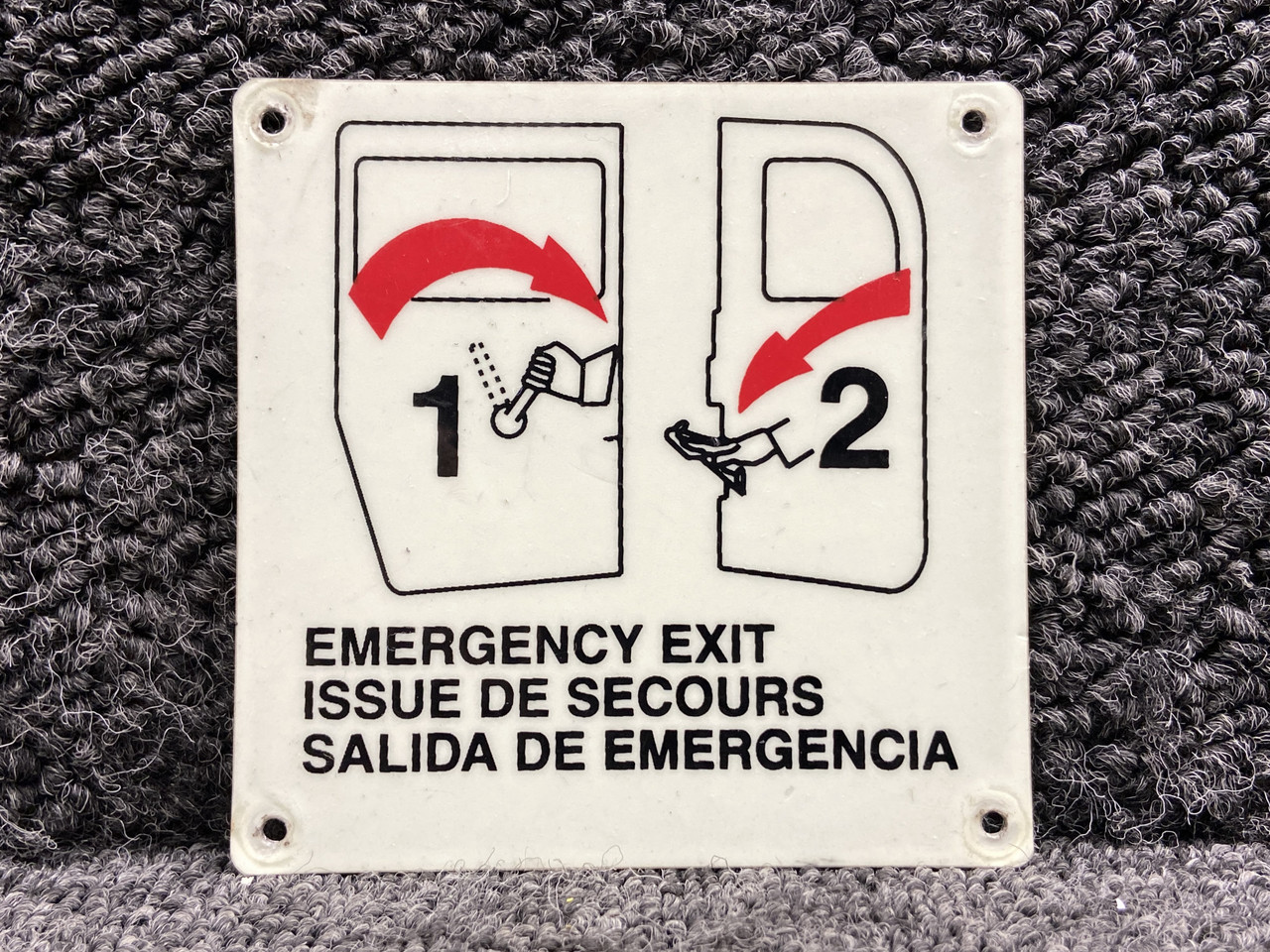 Neページ 1201999-24 Cessna T206H Cargo Door Emergency Exit Placard For Sale
