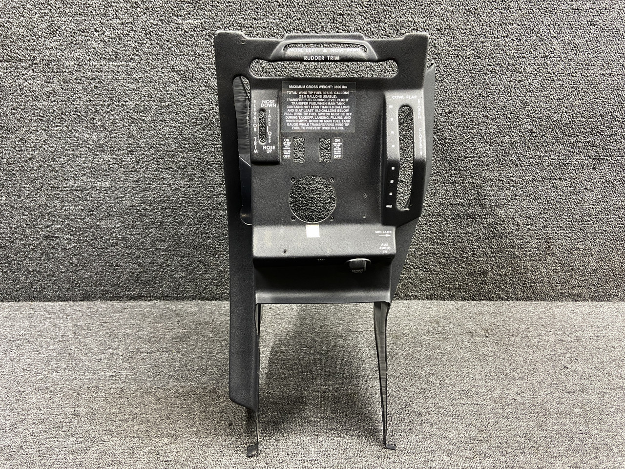 トップス Pedestal 2113053-20 Cessna T206H Forward Plastic Pedestal Cover Assembly