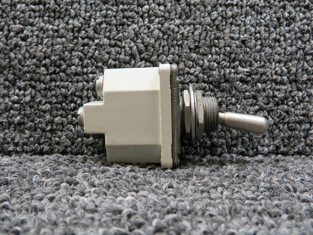 8500K4 (Alt: MS24523-23) Eaton Toggle Switch Assembly For Sale