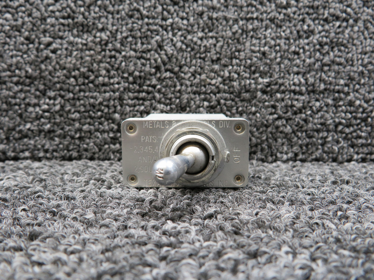 7270-5-7-1-2 Klixon Breaker Toggle Switch (Amps: 7.5) For Sale