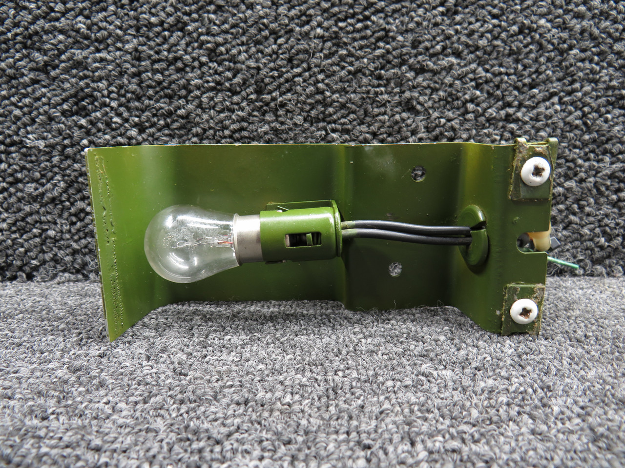 ta1138ページ 0762036-1 Cessna TR182 Courtesy Light Assembly For Sale