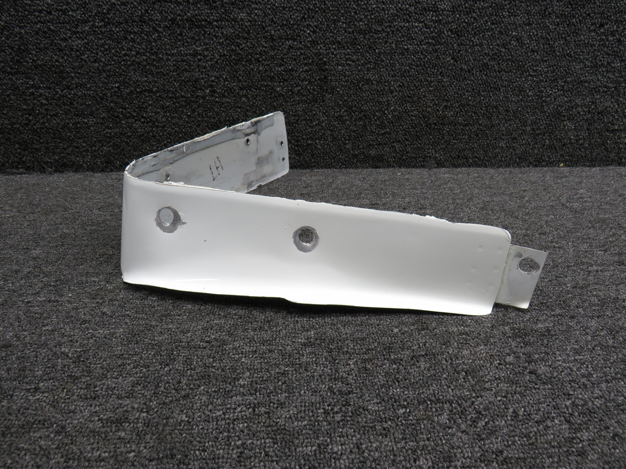 0720619-1 Cessna TR182 LH Wing to Fuselage Leading Edge Fillet