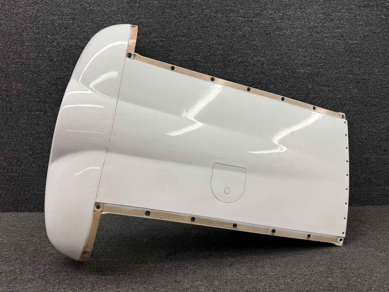 2252042-14, 2252021-25 Cessna TR182 Center Upper Cowl & Nose Cap