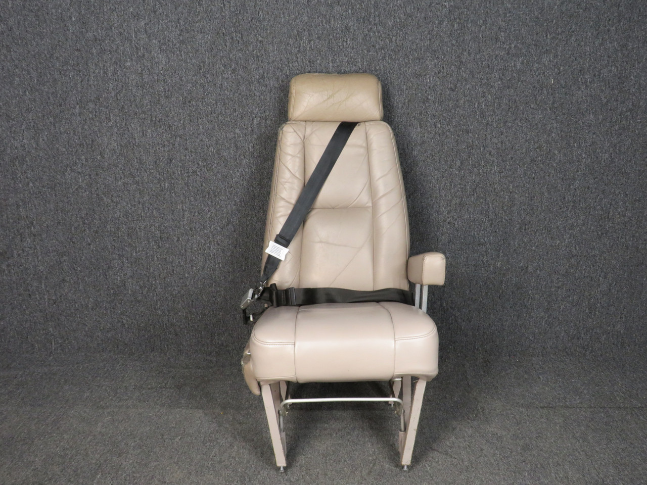 101-530447-2 Beechcraft King Air 200 Front Facing Seat Assy LH
