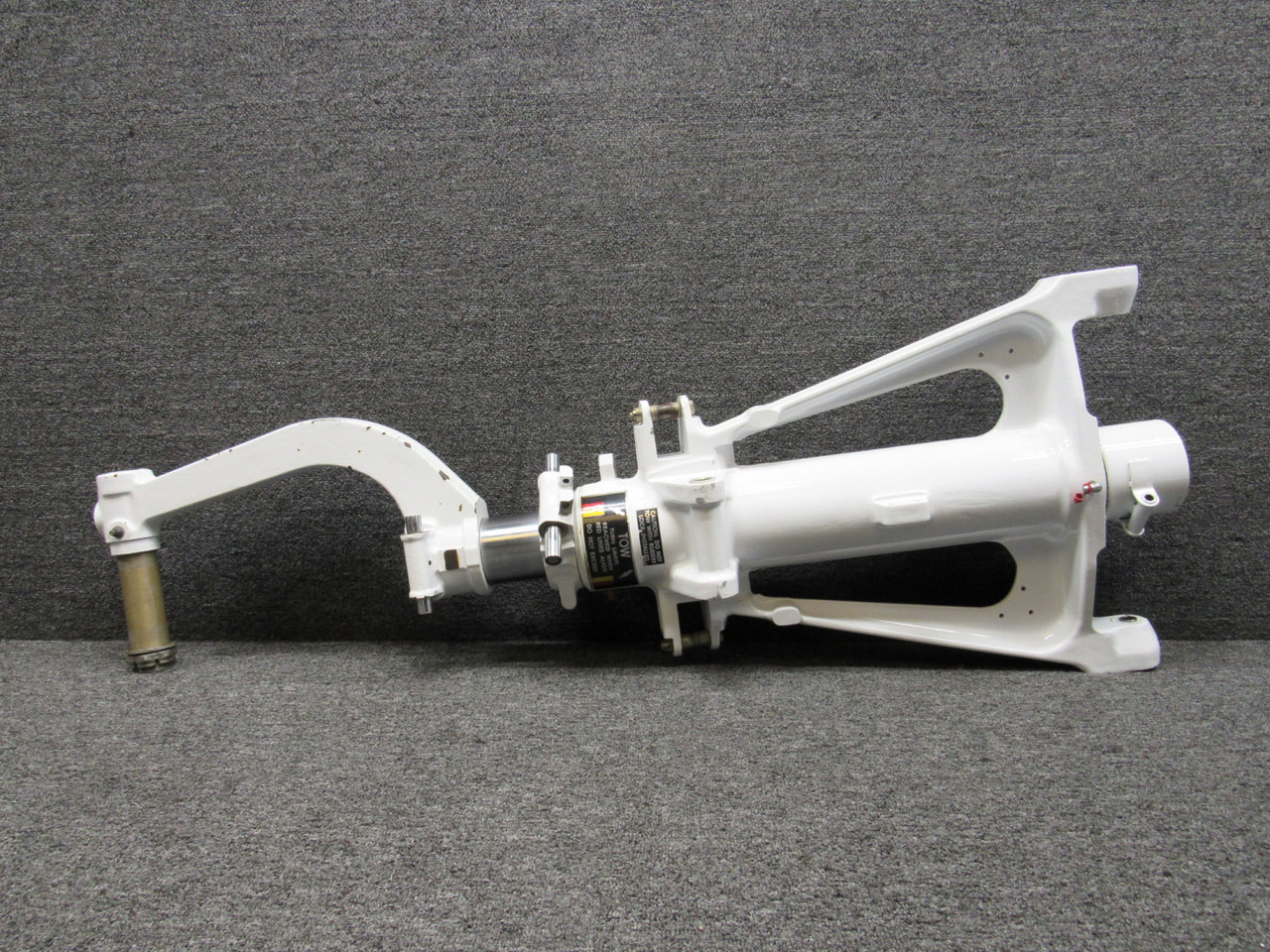 榧 97-820000-613 Beech Aircraft Corp. Nose Landing Gear