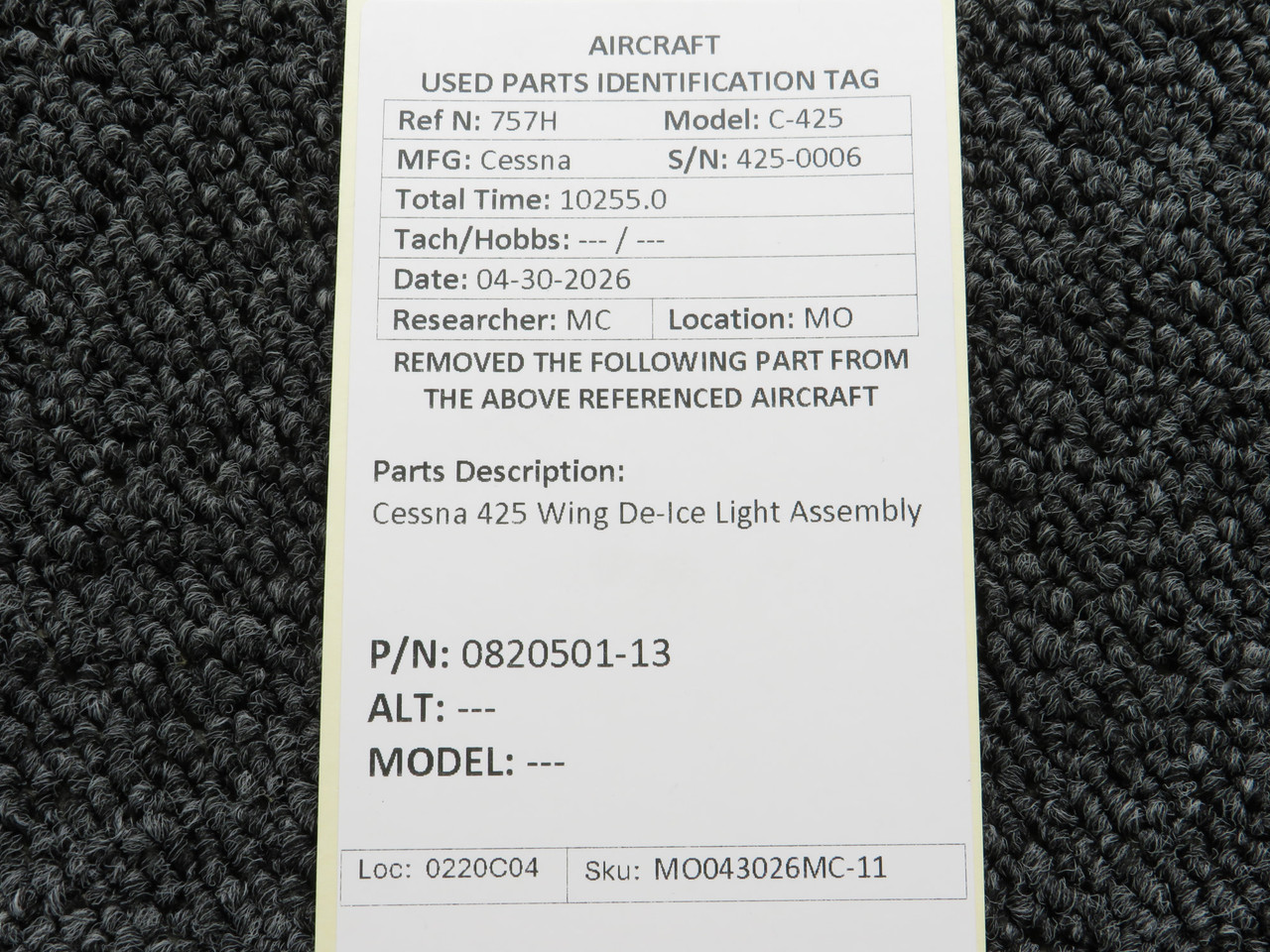 0820501-13 Cessna 425 Wing De-Ice Light For Sale