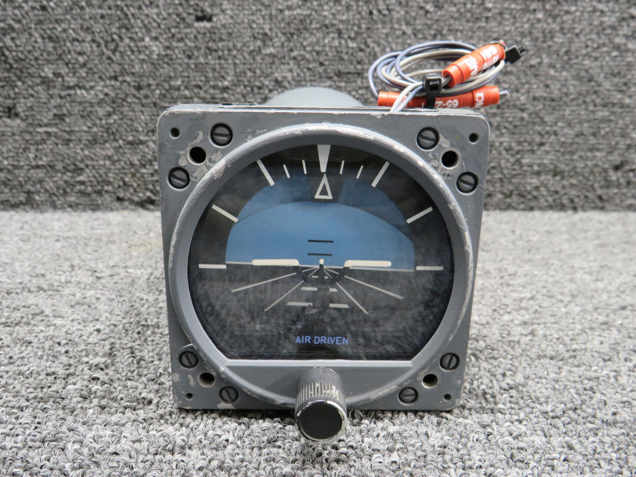 アストラルリーフetc IUI49-002-2 (Alt: C661056-0202) Edo-Aire Attitude Gyro Indicator