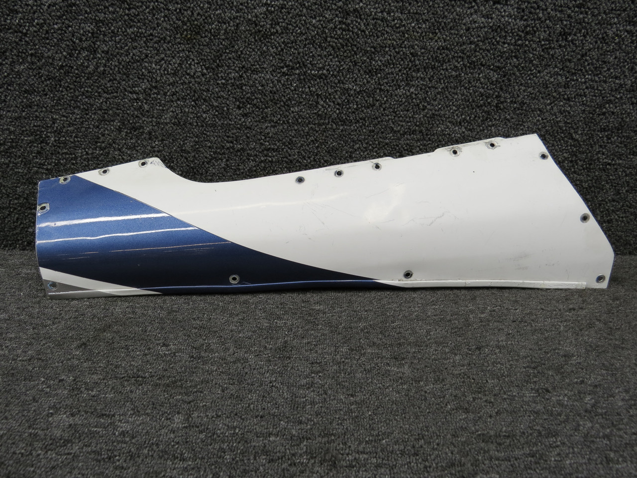 Aureliusページ 5112001-2 Cessna 421B Forward Upper RH Horizontal Stabilizer Fairing