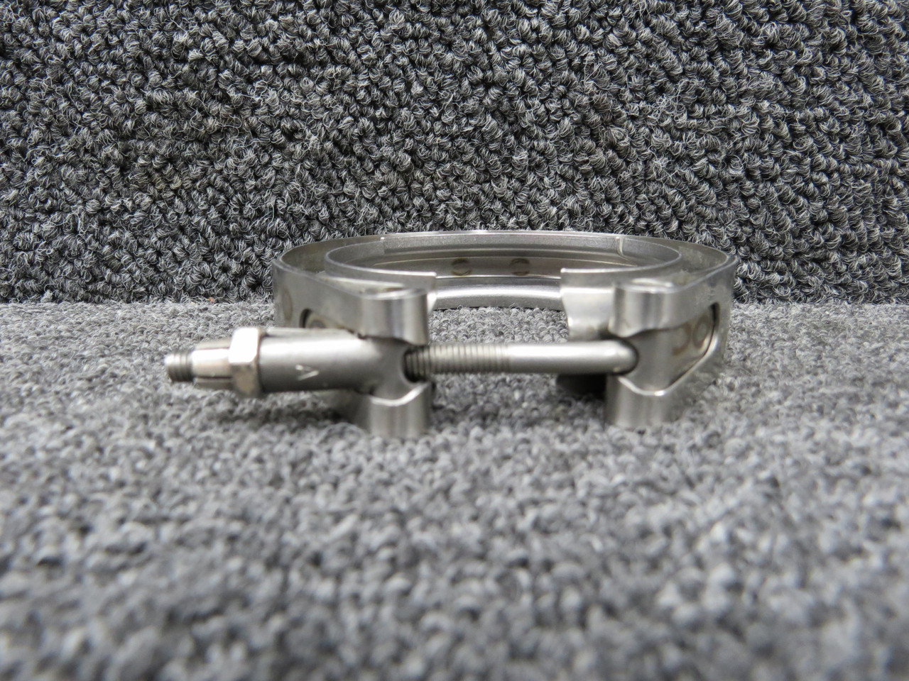 NAOページ 24540-250 Aeroquip V Clamp For Sale