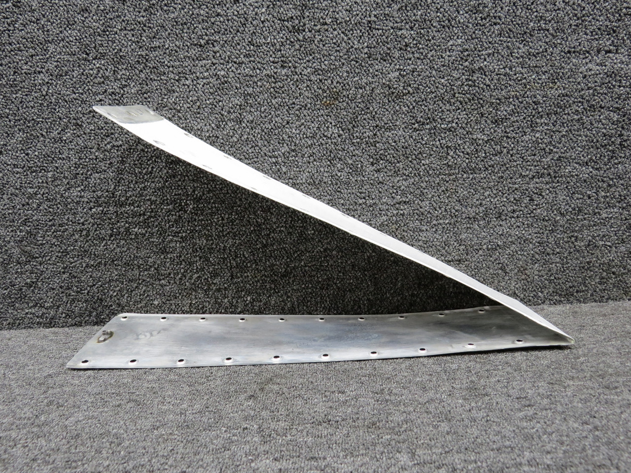 専用ページY201A 5122013-207 Cessna 421B LH Trailing Edge Wing Gap Fairing