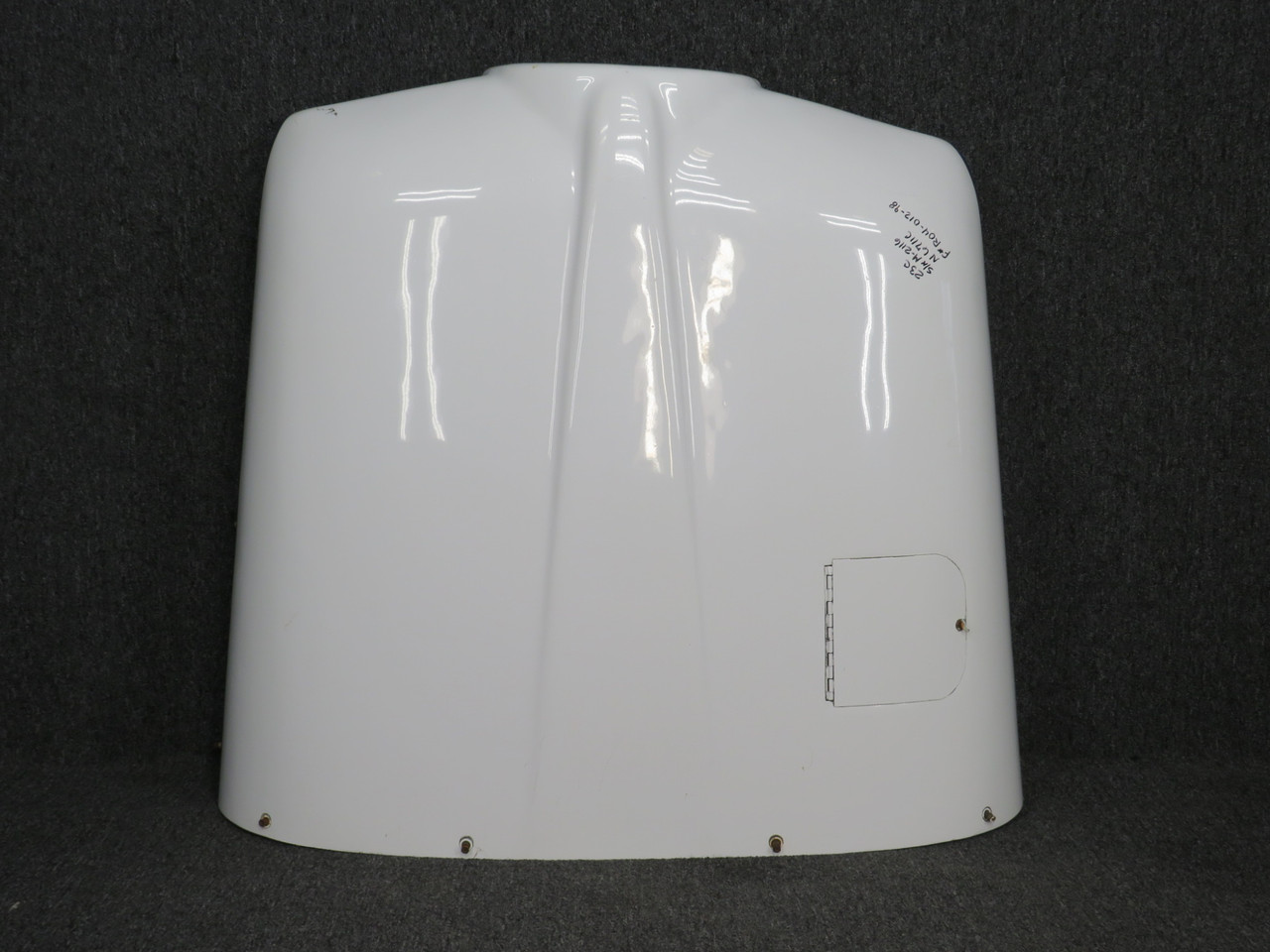 aaページ 169-910056-195 Beechcraft C23 Upper Cowl Assembly For Sale